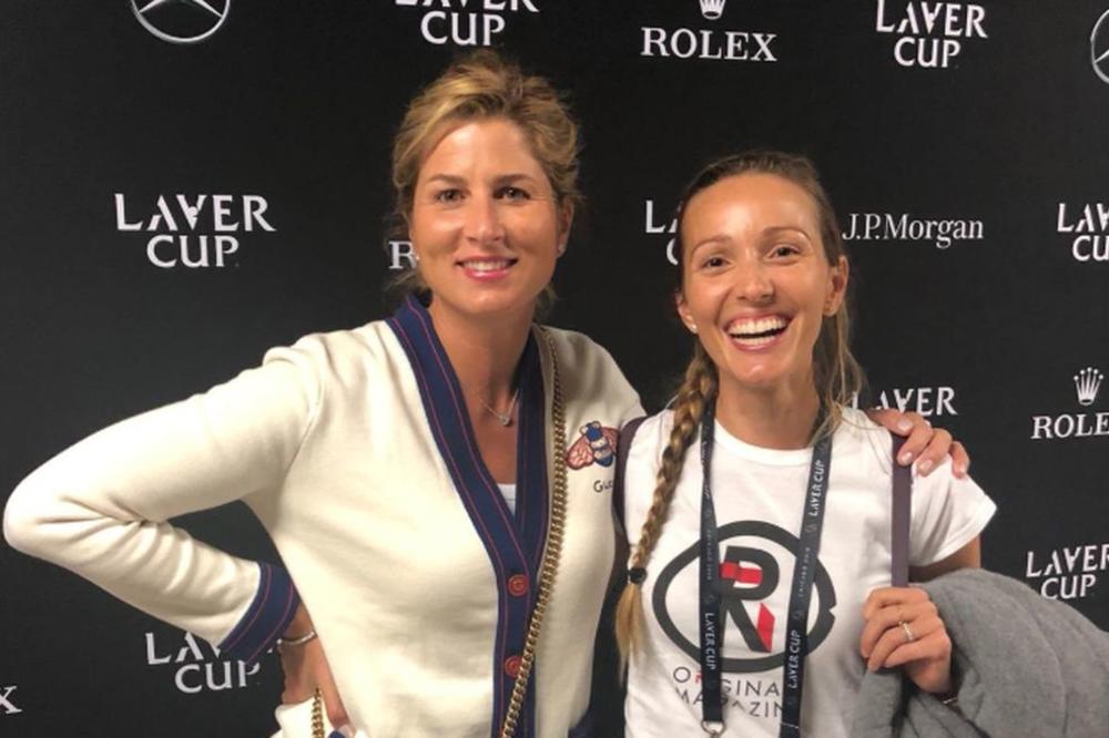 KAO NAJBOLJE PRIJATELJICE: Epska slika Jelene Đoković i Mirke Federer, dok se Rodžer prskao šampanjcem sa Novakom!