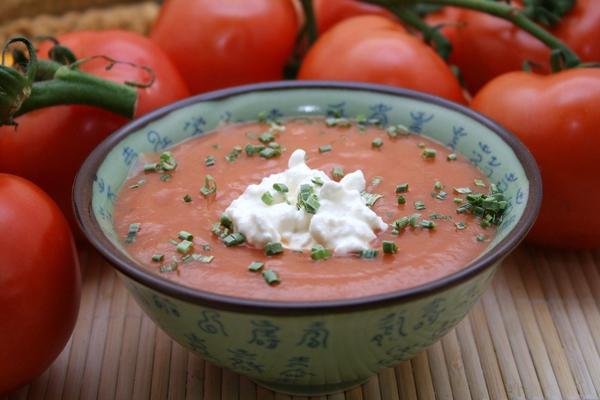 EVO ZAŠTO BI ČESTO TREBALO DA JEDETE SUPU OD PARADAJZA: Puna je VITAMINA C, nema ništa BOLJE ZA KOSTI