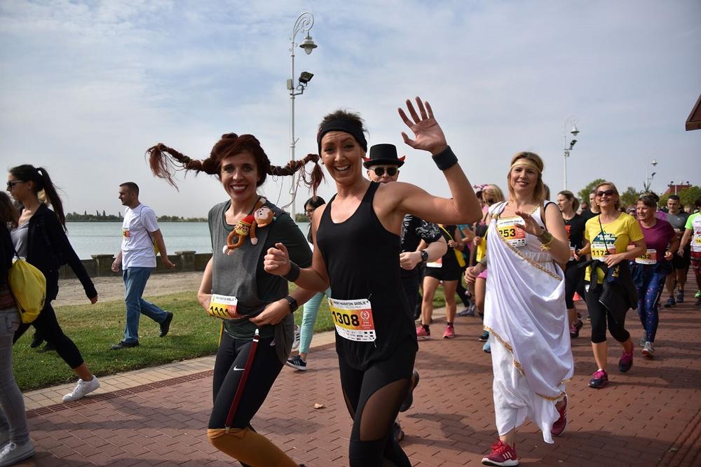 Na Vinskom maratonu bilo je stotine kostimiranih trkača  