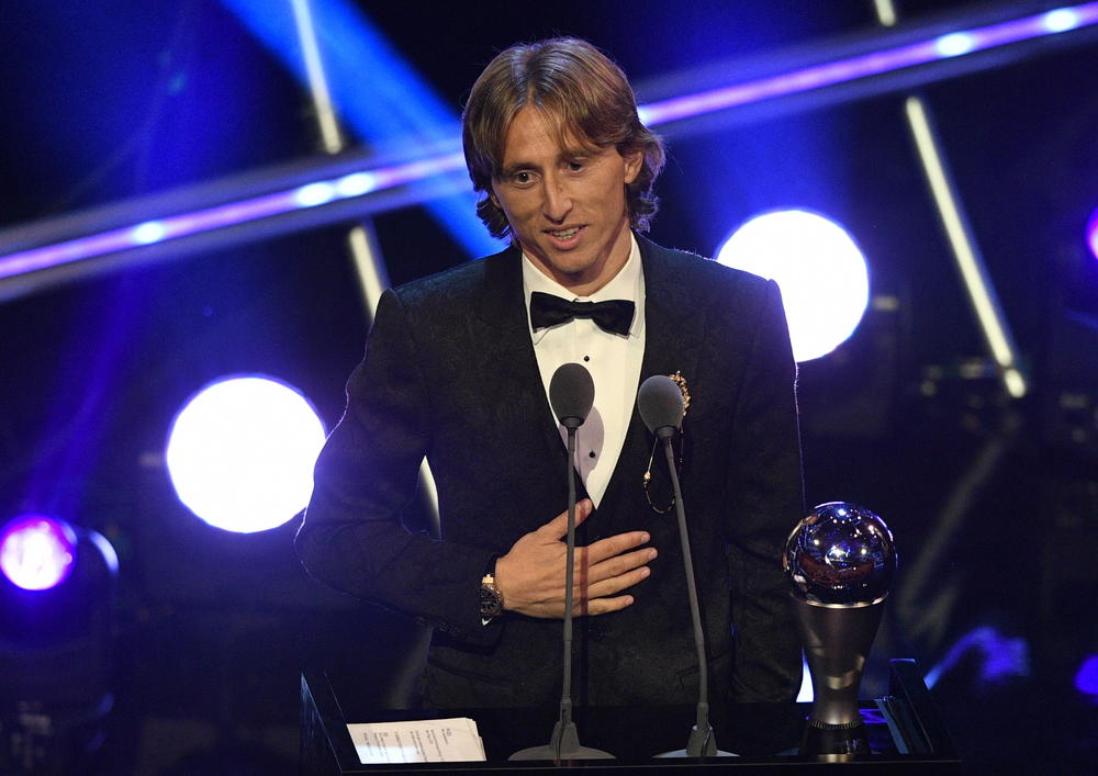 Luka Modrić prilikom primanja Zlatne lopte  