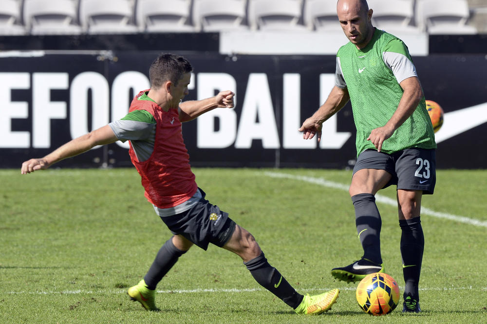 ZAVRŠIO KARIJERU, SADA GAJI KANABIS: Bivši igrač Lacija i fudbalska legenda ima novi posao!