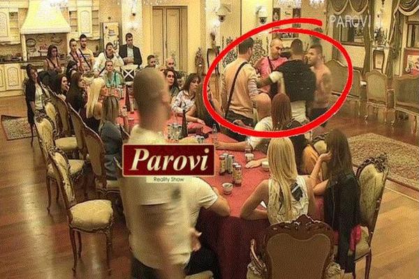 BENJAMINOVI RODITELJI DOLAZE U "PAROVE" DA GA PREVASPITAJU: Da li će se MMA borac dozvati pameti? (FOTO)
