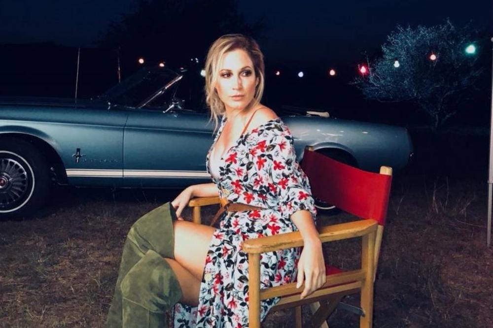 DUNJA VUJADINOVIĆ NOVO LICE MEDŽIK REKORDSA: Premijera nove pesme Da mi je