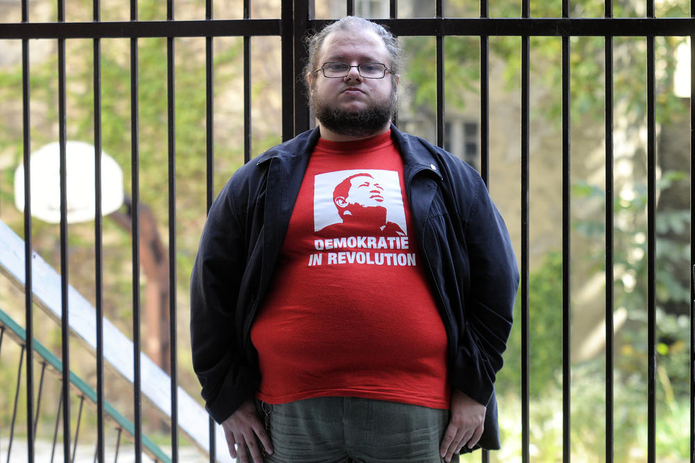 KINEMATOGRAFI O MEZIMICI: Apeluju da se film snimi, Vojnov na stubu srama (FOTO)