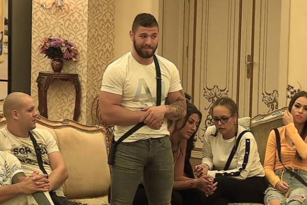 DEČKO, AJDE OLADI MALO? Benjamin oborio rekorde muvanja u rijalitiju, od danas ima novu, četvrtu devojku!