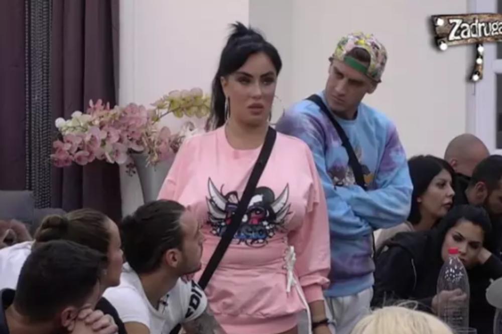 NE KRIJU SE OD KAMERA: Aleksandra se skinula gola, a David je počeo da je ljubi tamo! Nije za one najmlađe! (VIDEO)