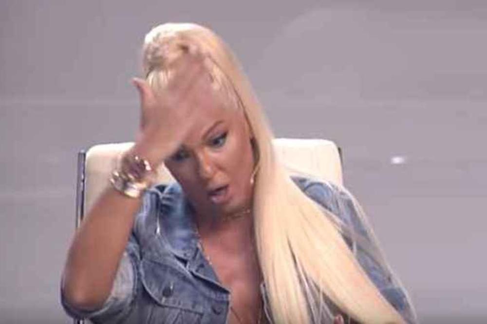 KARLEUŠA NADUVALA TAKMIČARKU: Prokockala si životnu ŠANSU, bacite je LAVOVIMA!