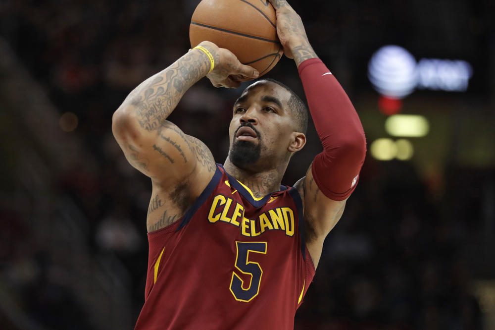 SVI SU JEDNAKI, ALI SU NEKI JEDNAKIJI: Neki smeju da nose istetorivane brendove, a neki ne!