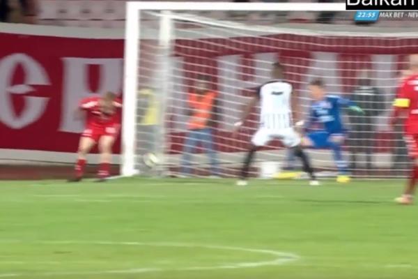 U HUMSKOJ ĆE POLUDETI ZBOG OVOGA: Igrača Radničkog lopta pogodila u ruku, Mažić nije sudio penal!