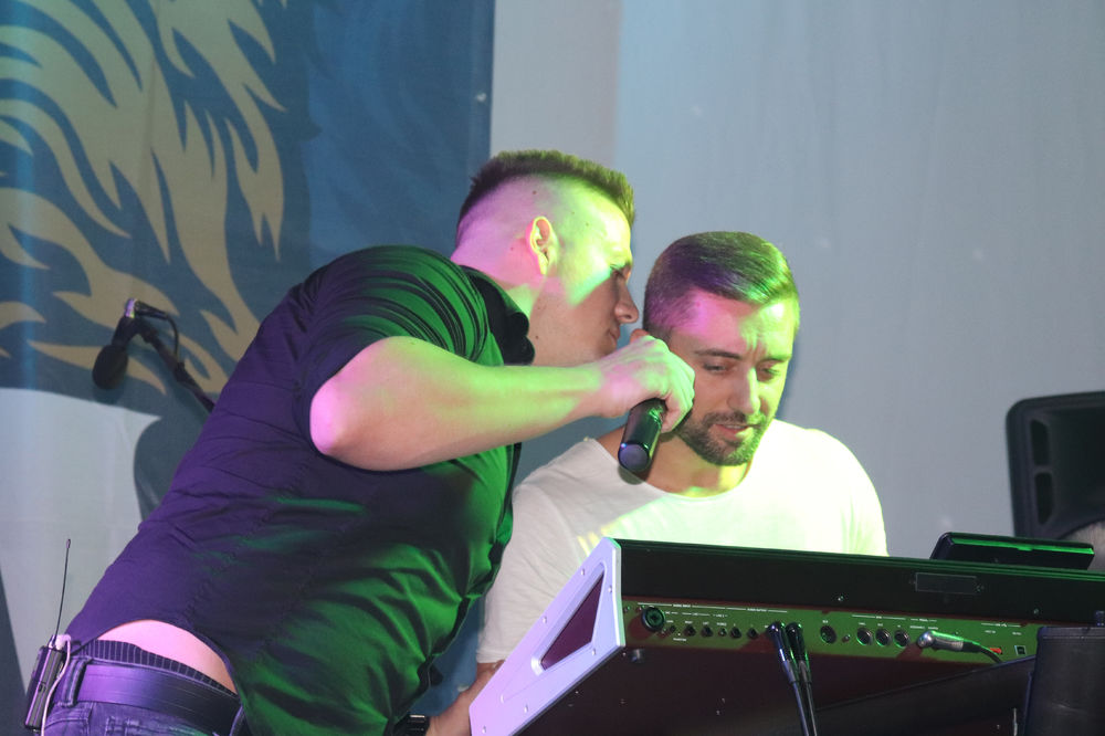 SLOBA RADANOVIĆ SELEKTUJE FANOVE I TO NA NAJGORI NAČIN: Možete da se slikate sa njim, ali pod jednim USLOVOM