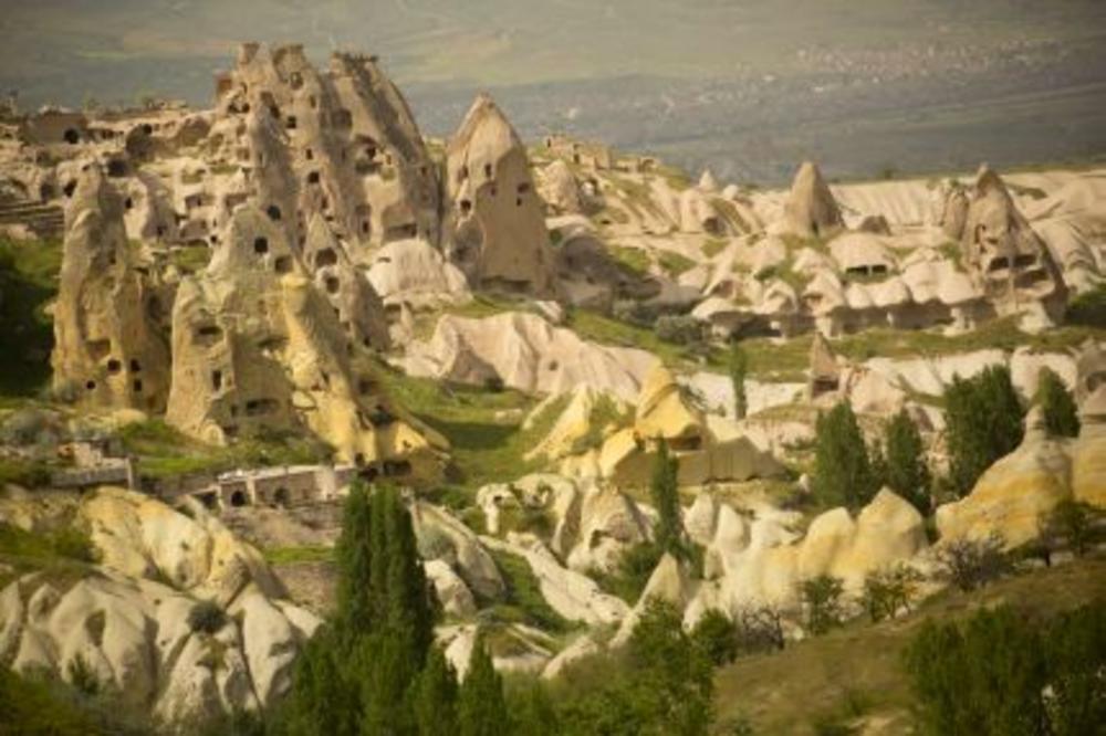 OVO JE JEDNO OD NAJČAROBNIJIH MESTA NA SVETU: Vilinski dimnjaci i baloni, a pod zemljom misteriozni gradovi! (FOTO)