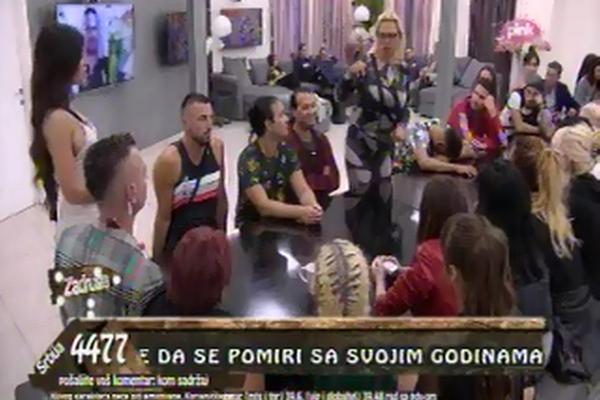 ONA JE SAN SVAKOG MUŠKARCA I VEČERAS ULAZI U ZADRUGU: Momci će odlepiti za njom, a devojke od ljubomore!