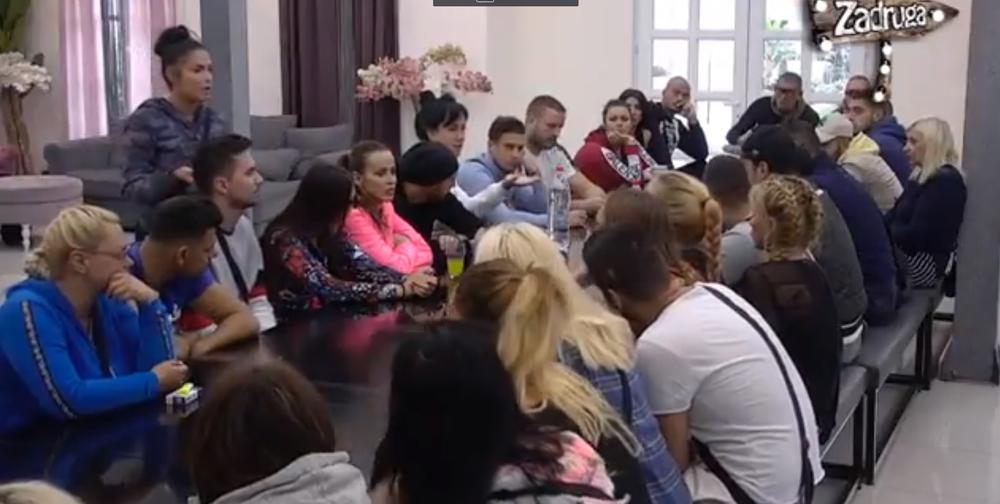 Zadrugari za vreme sastanka  