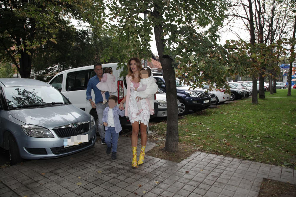 JOVANA JOKSIMOVIĆ SE KUPA U KADI OD SKORO MILION DINARA! Kupatilo vredi kao prosečna SRPSKA KUĆA