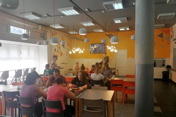 VELIKA AKCIJA UČENIKA IZ DOMA PTT ŠKOLE: Humanitarni koncert za Aleksu i Veljka