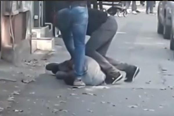 GRAĐANI UHAPSILI LOPOVA DOK JE KRAO MERCEDES! Filmska scena odigrala se u Novom Sadu (VIDEO)