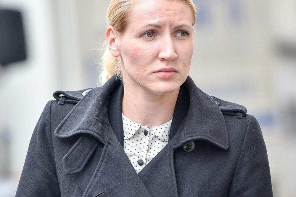 POČELO SUĐENJE POHOTNOJ NASTAVNICI: Imala odnose s učenikom u avionu, a sad je on otkrio PERVERZNE DETALJE!