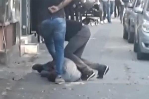 GRAĐANSKO HAPŠENJE U NOVOM SADU: Mladići savladali kradljivca automobila, pa ga držali do dolaska policije (VIDEO)