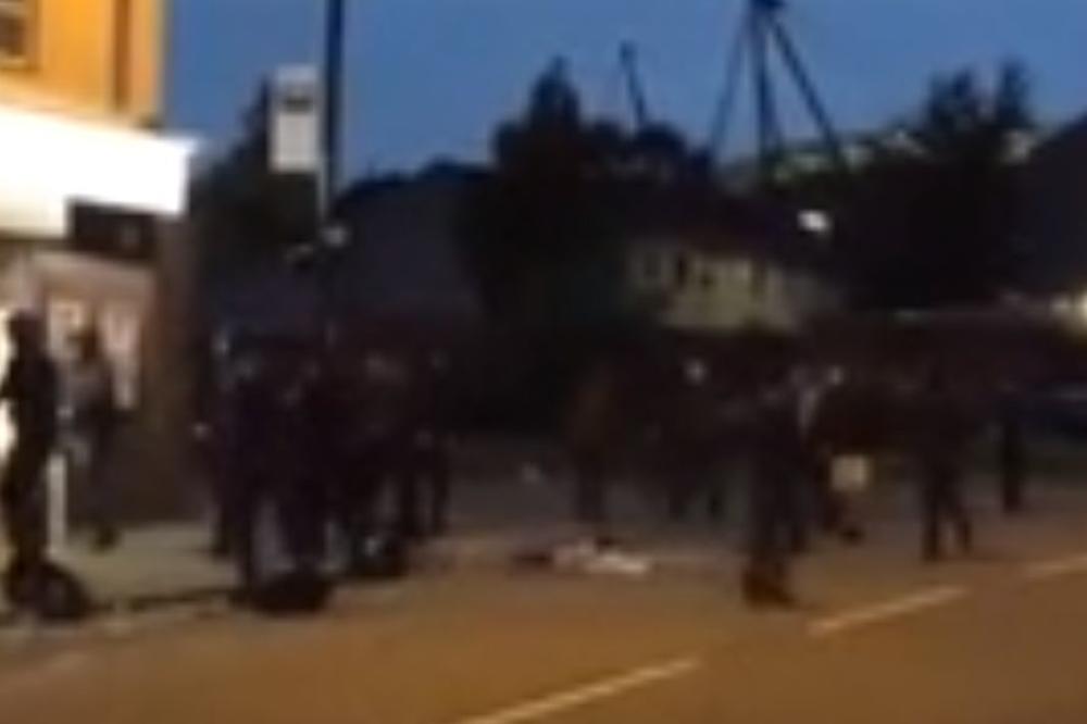 JURCALI IH PO GRADU NA SKUTERIMA: Navijači Napolija lovili pristalice Liverpula, palo i prebijanje!