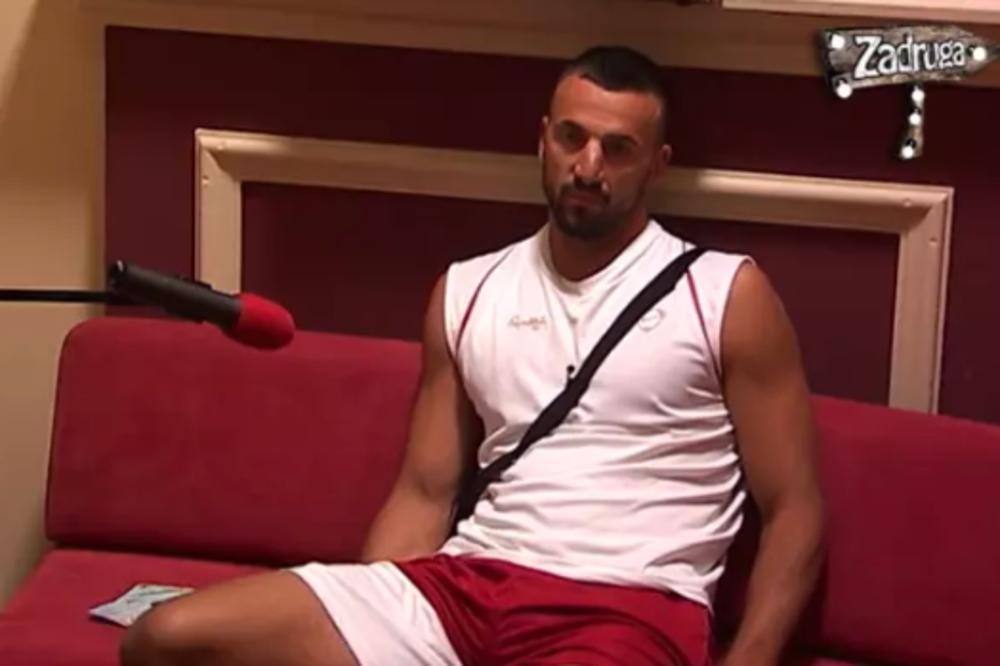 NASILNIK VLADIMIR TOMOVIĆ OTIŠAO IZ ZEMLJE PA PORUČIO: Stigoh u Crnu Goru ŽIV i ZDRAV i niko me nije UHAPSIO!