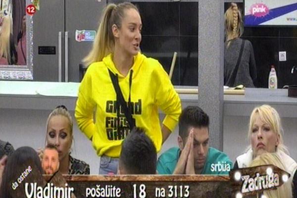 BOLJE DA JE NIJE ČAČKAO! Luna sve sasula u lice Tomoviću! (FOTO)