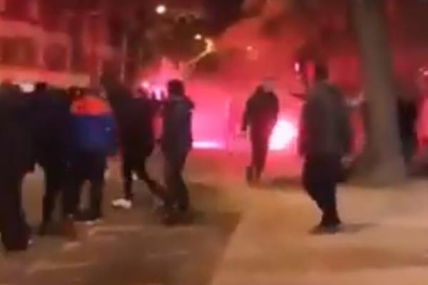 ISPLIVALI NOVI SNIMCI TUČE DELIJA I NAVIJAČA PSŽ-A: Poletela je baklja, a onda je počela potera! Evo ih ovde, bre!