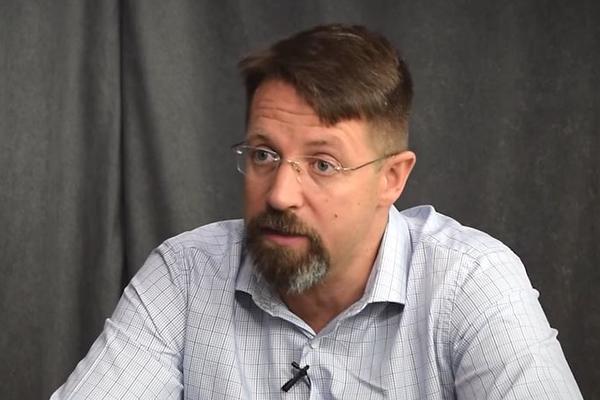 ANTIVAKSER I OSVEDOČENI HOMOFOB izabran za dekana Pravnog fakulteta!