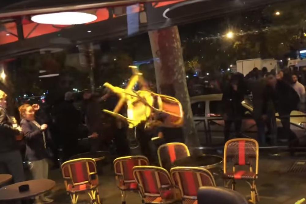 HULIGANI PSŽ-A SE SVETILI NAD OBIČNIM SIMPATIZERIMA: Iživljavali se u kafiću, tukli kaiševima i stolicama zvezdaše!