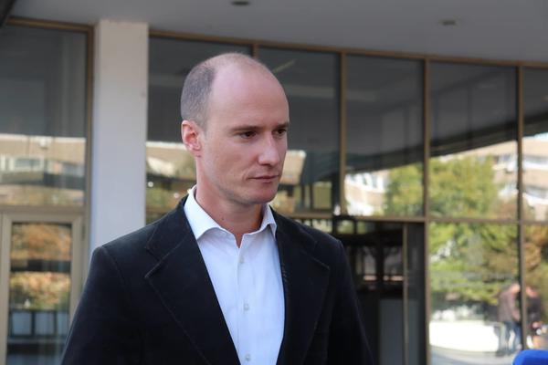 PUTUJUĆI CIRKUS U PARLAMENTU! Balša Božović podneo krivičnu prijavu protiv Martinovića zbog NEPOSTOJEĆIH POSLANIKA