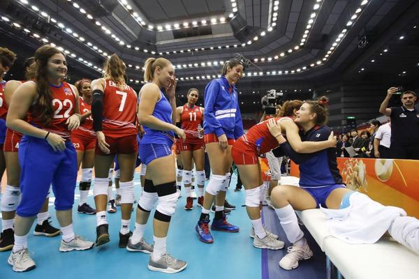 OBISTINILE SE CRNE SLUTNJE: Srpska odbojkašica zbog jezive povrede odsustvovaće mesecima!