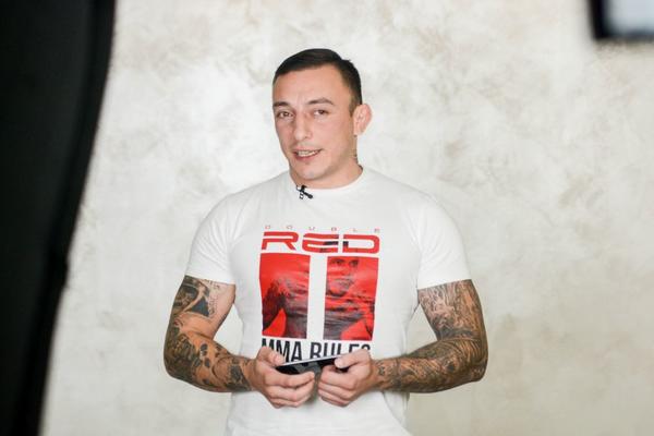 SMEŠNO TI JE!? TO JE ZATO ŠTO SI SMEĆE I OLOŠ: Dušan Džakić došao da se obračuna sa Espreso tviterašima!