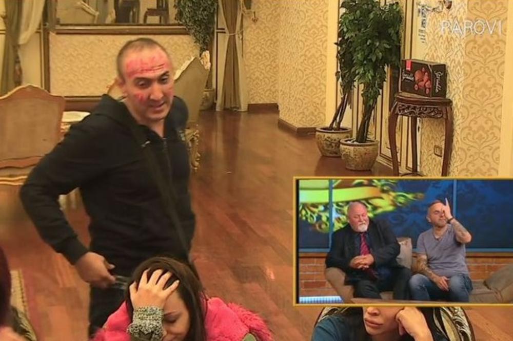 NAPRAVIO BUDALU OD SEBE MISLEĆI DA ĆE MU ŽENA OPROSTITI: Conja ispisao po telu emotivne poruke za suprugu! (FOTO)