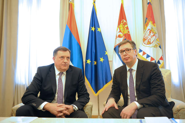 VUČIĆ PISAO DODIKU: Jasno je, Srbi su uvek dežurni krivci!