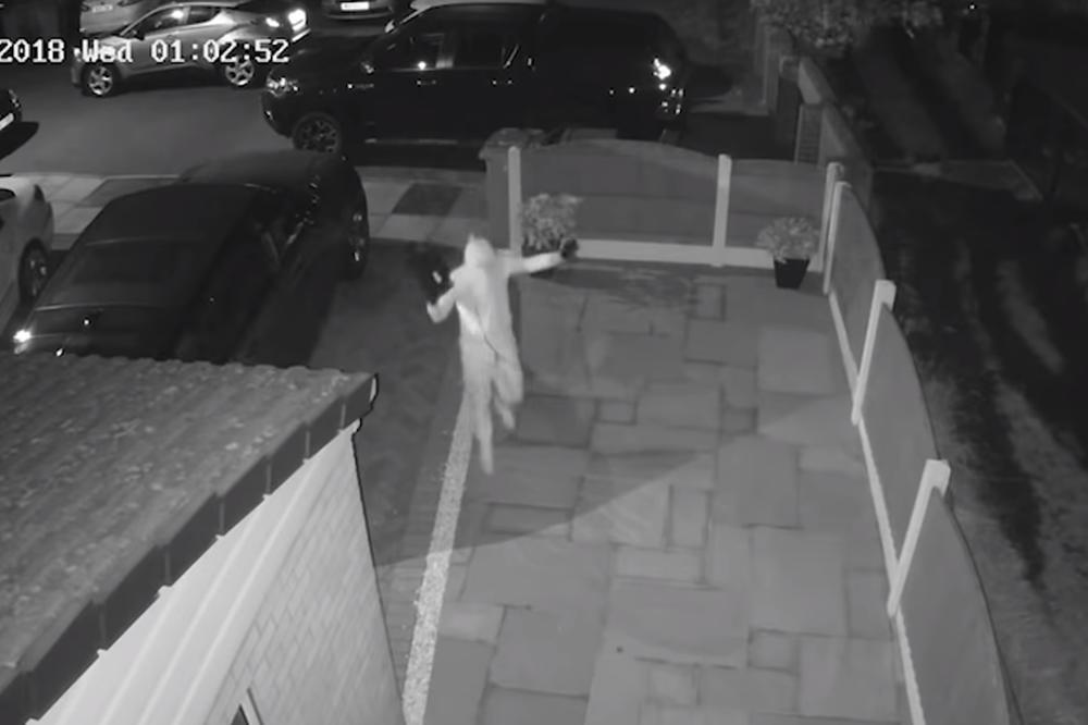 LIK IZ BEOGRADA UPAO VRŠNJAKU U KUĆU I NAPRAVIO HAOS: Policija mu je sve zaplenila, džaba mu sve