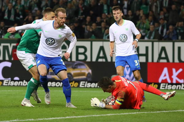 VELJKOVIĆ SA TRIBINA GLEDAO: Verder slavio minimalcem!