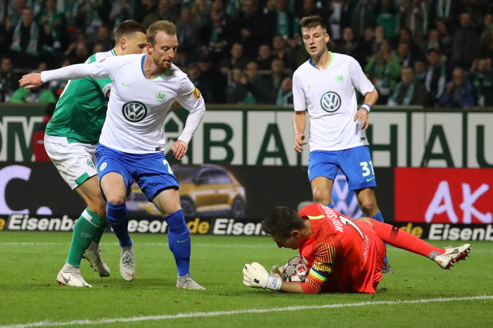 VELJKOVIĆ SA TRIBINA GLEDAO: Verder slavio minimalcem!