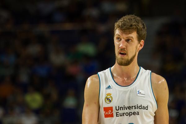 OVAJ ČOVEK BAŠ NEMA SREĆE: Ognjen Kuzmić doživeo novu povredu!