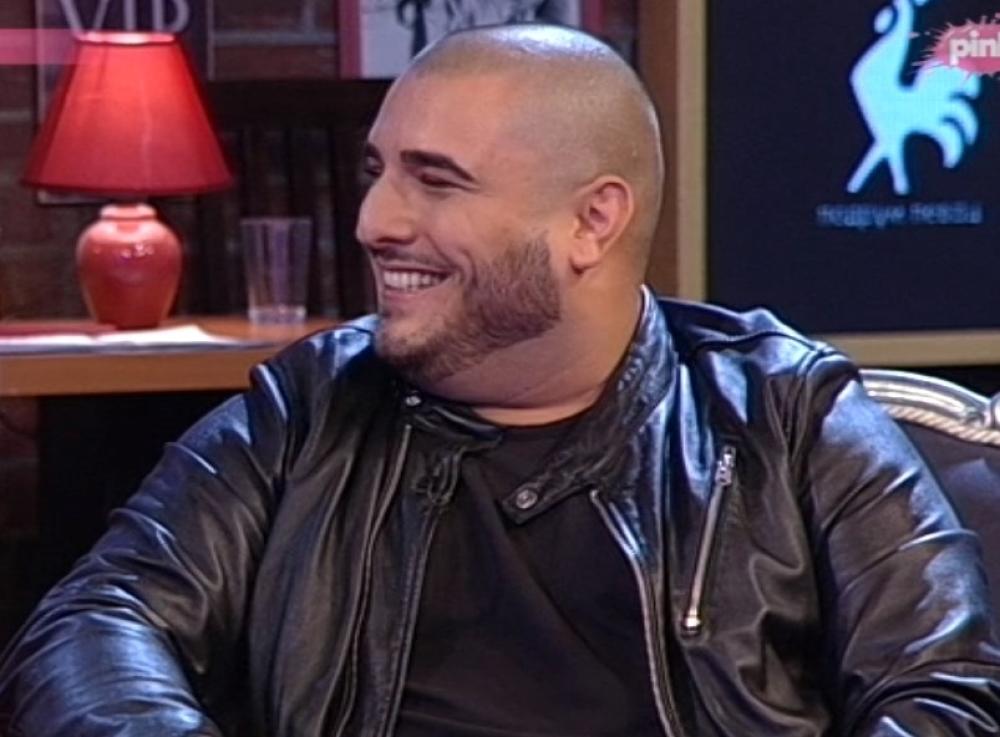 Pevaće dve godine za džabe