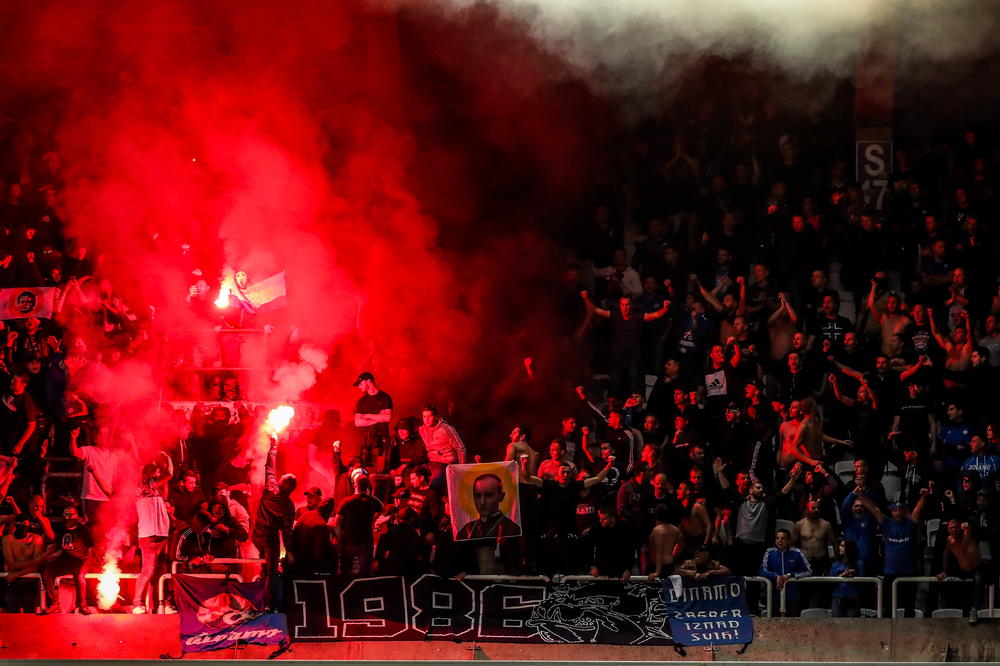 UEFA PRAZNI MAKSIMIR! Navijači Dinama ponovo istakli ustaški simbol na tribini!