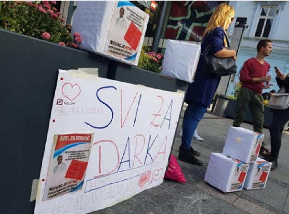 Kutije za pomoć Darku ispred šoping centra Rajićeva  