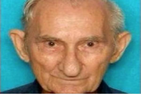 OVO JE PRAVI ŠOK: Starac od 87 godina OŽENIO devojku (22), a ono što se desilo PRVE BRAČNE NOĆI tera na bes!