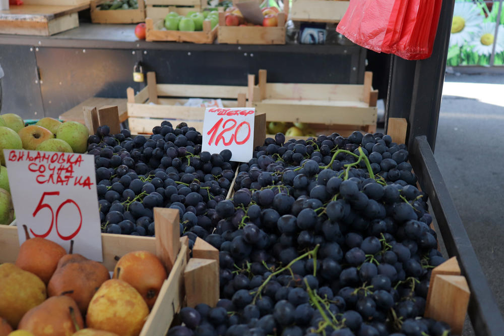 AKO VIDITE OVAKVO VOĆE NA PIJACI, NE KUPUJTE GA: Dr Perišić otkriva kako da prepoznamo da li je puno HEMIKALIJA