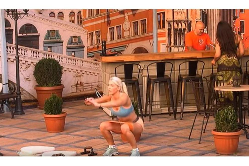 OD OVOGA STAJE SRCE! MUŠKARCI OPREZNO! Ilijana u izazovnim pozama VEŽBA u dvorišti, vilice PADAJU!