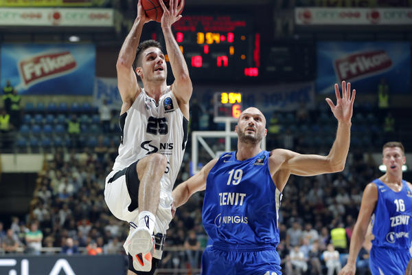 POSLE ONIH UŽASNIH UVREDA SA TRIBINA: Džentlmenski odgovor Marka Simonovića!