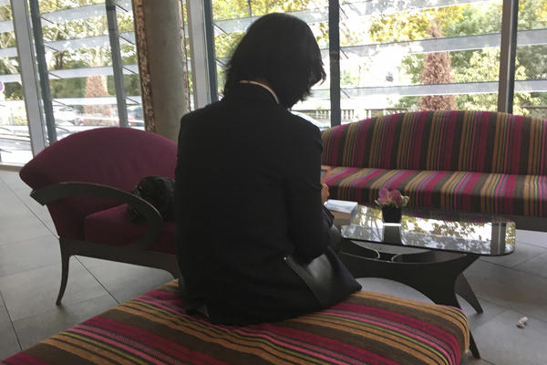 DOLAZE PO TEBE! Supruga šefa Interpola dobila preteći poziv, boji se za svoj život!