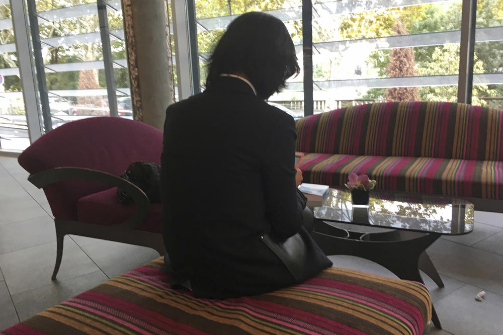 DOLAZE PO TEBE! Supruga šefa Interpola dobila preteći poziv, boji se za svoj život!