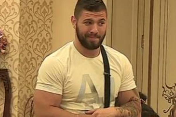 BENJAMIN PONOVO U AKCIJI: On i Ilijana završili u TUŠ KABINI!  (FOTO)