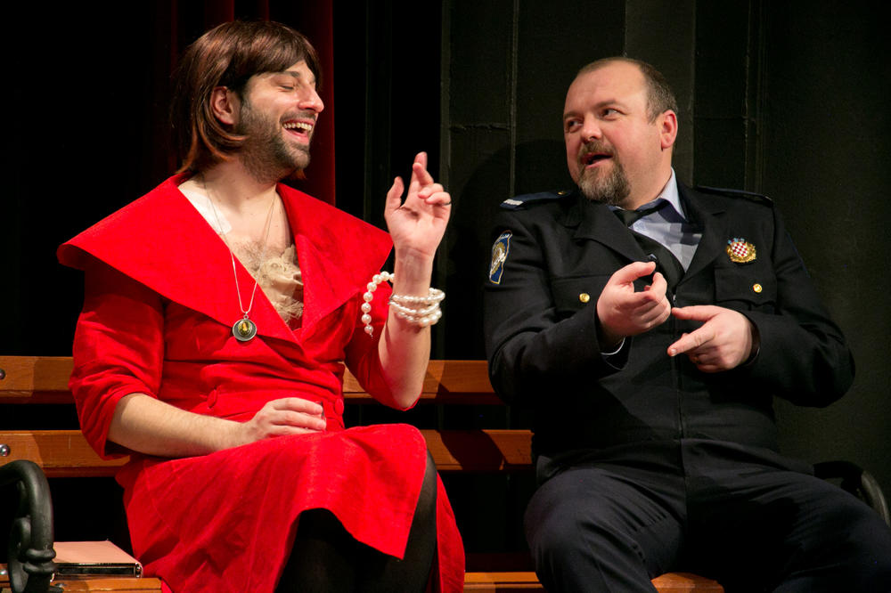 NAKON FILMA, STIŽE I PREDSTAVA: Ustav republike Hrvatske u Zvezdara Teatru (FOTO)