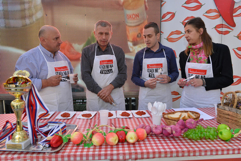 Takmičenje 'Izađi mi na teglu