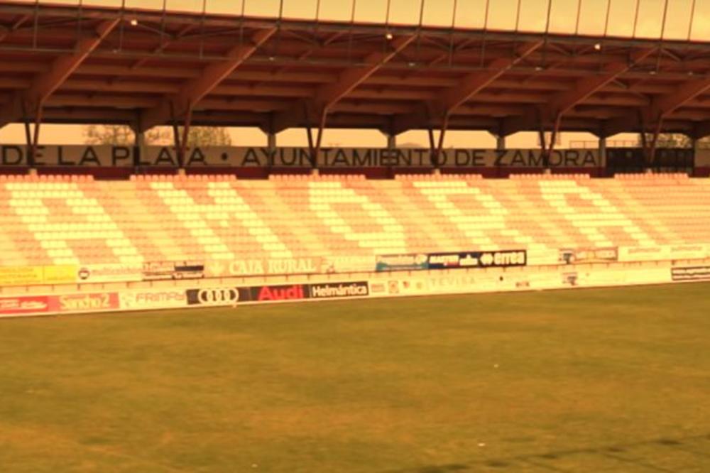 UMESTO NA TERENU, SRCE JE NA DRESU: Imamo najluđu fudbalsku opremu svih vremena!